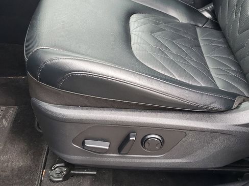 Used 2024 Kia Sportage X-Line w/ X-Line Premium Package image 12