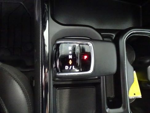 Certified 2025 Chevrolet Silverado 1500 ZR2 AWD/4WD image 17
