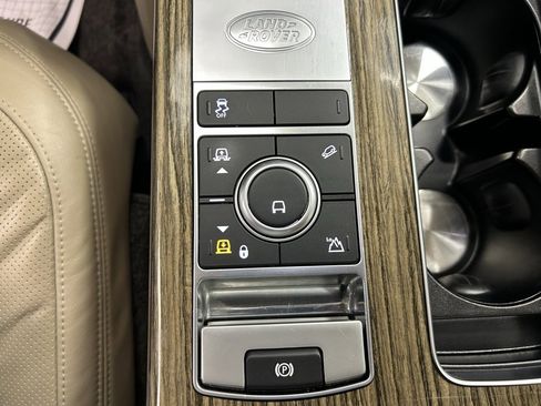 Used 2019 Land Rover Range Rover Supercharged image 13