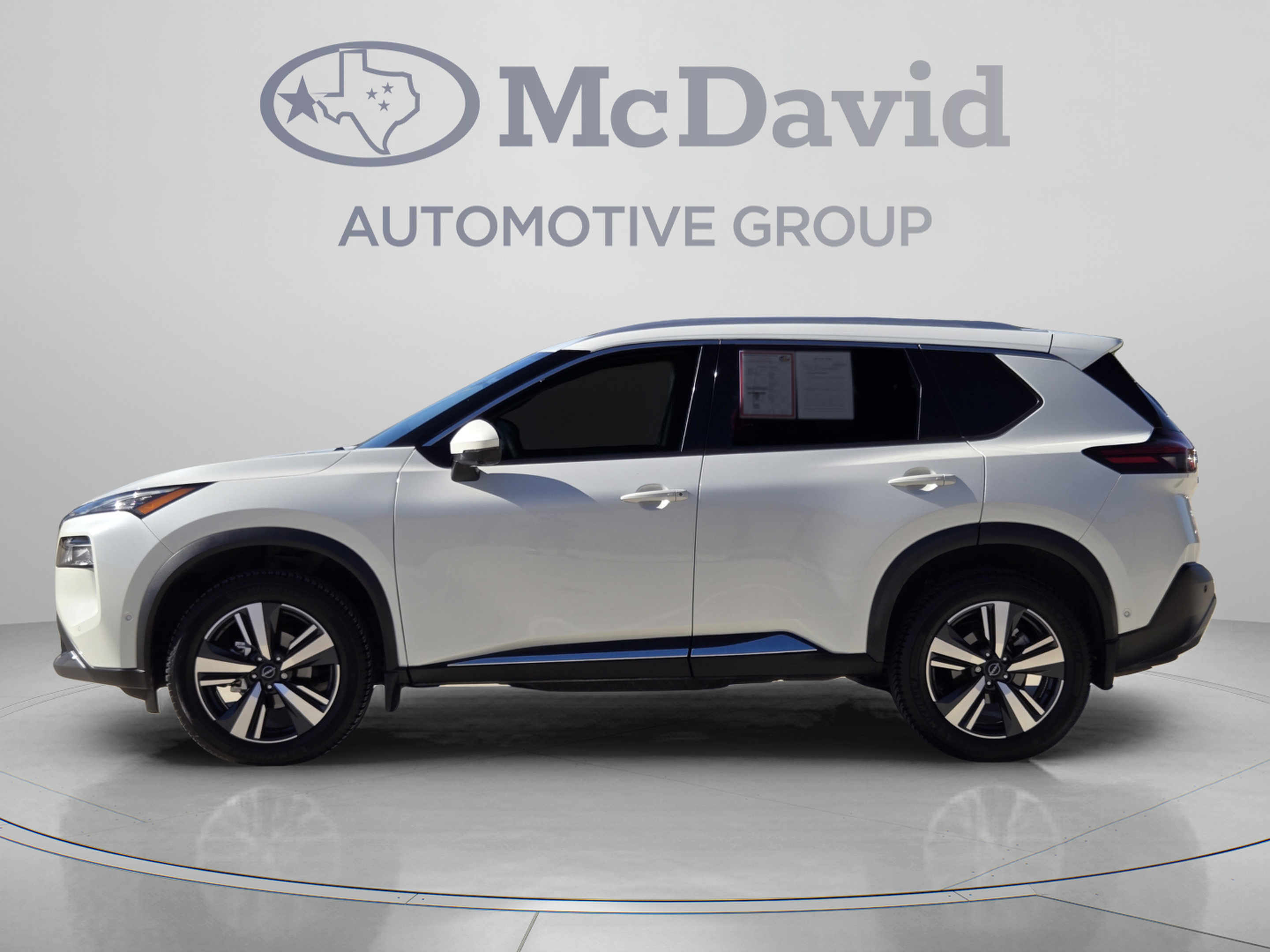 Used 2023 Nissan Rogue SL w/ SL Premium Package FWD image 2