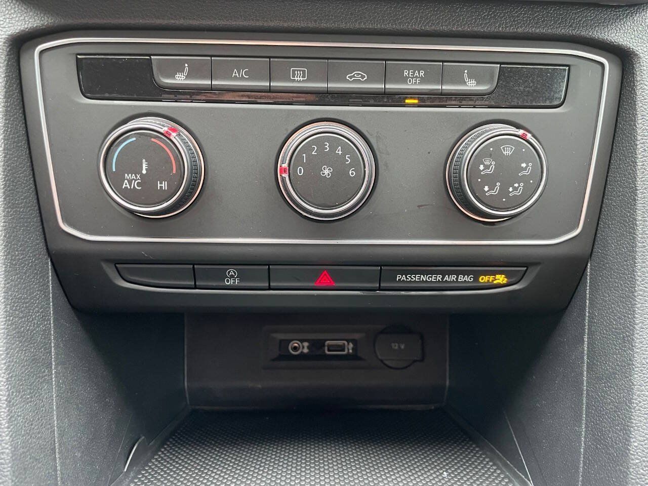 Used 2018 Volkswagen Atlas SE AWD/4WD image 29