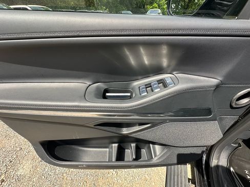 New 2025 Lincoln Navigator Reserve AWD/4WD image 18