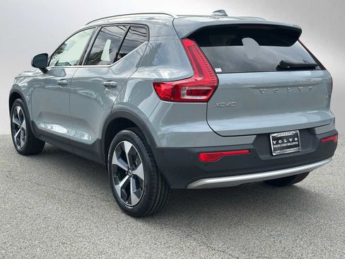 Certified 2025 Volvo XC40 B5 Plus AWD/4WD image 6