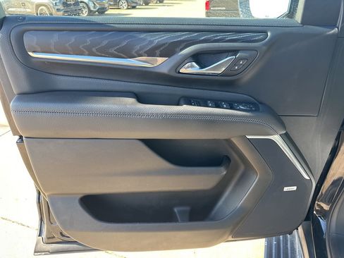 Used 2023 GMC Yukon Denali image 9