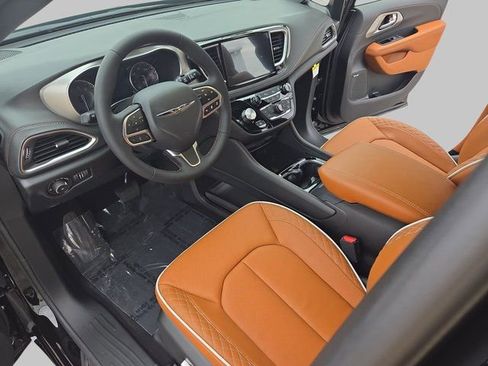 New 2026 Chrysler Pacifica Pinnacle w/ Trailer Tow Group image 19