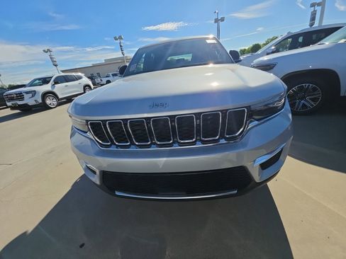 Used 2024 Jeep Grand Cherokee Limited 4xe image 2