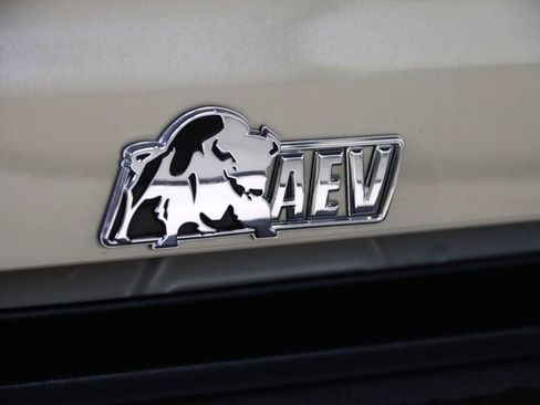 Used 2024 GMC Canyon AT4X w/ AT4X AEV Edition AWD/4WD image 12