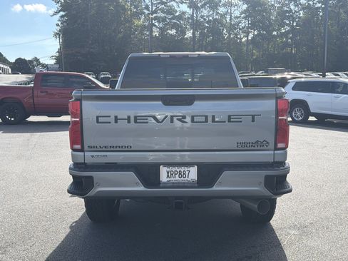 Used 2026 Chevrolet Silverado 2500 High Country w/ High Country Premium Package AWD/4WD image 7
