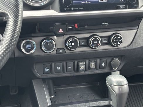 Used 2018 Toyota Tacoma TRD Sport w/ Technology Package AWD/4WD image 20