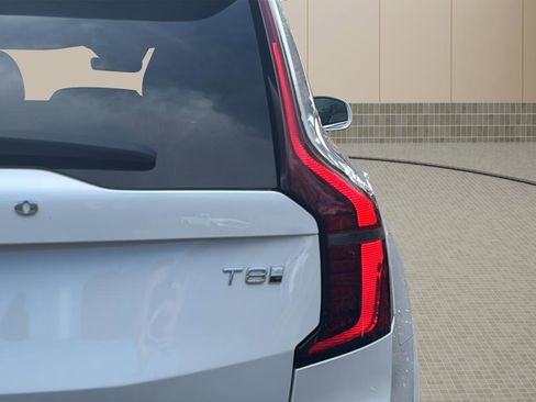 Used 2025 Volvo XC90 T8 Ultra image 13
