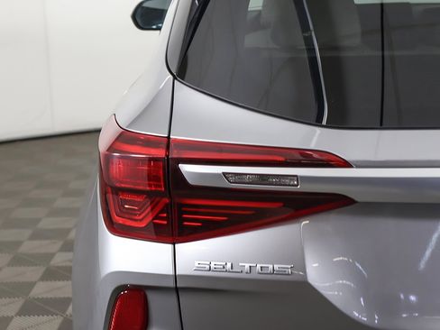 Used 2023 Kia Seltos EX image 15