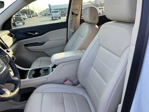 Used 2023 GMC Acadia Denali w/ Denali Ultimate Package FWD image 8