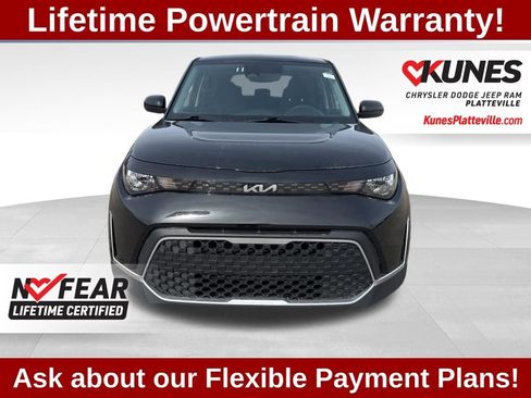 Used 2025 Kia Soul LX FWD image 3