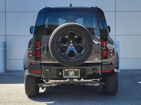 Used 2023 Land Rover Defender 90 X-Dynamic SE image 10