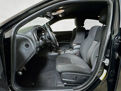 Used 2019 Dodge Charger GT w/ Blacktop Package image 18
