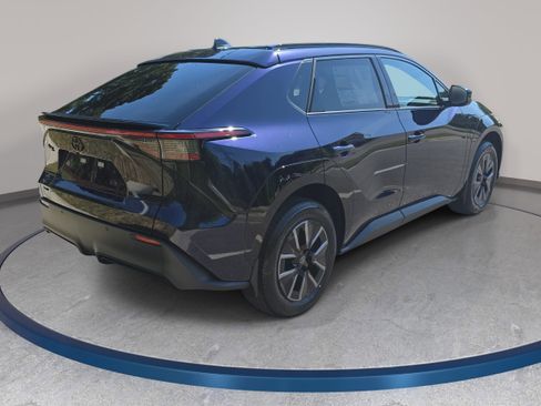 New 2026 Toyota bZ FWD image 5
