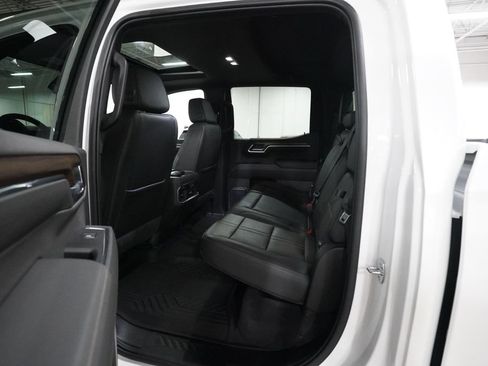 Used 2022 Chevrolet Silverado 1500 High Country w/ High Country Premium Package AWD/4WD image 15