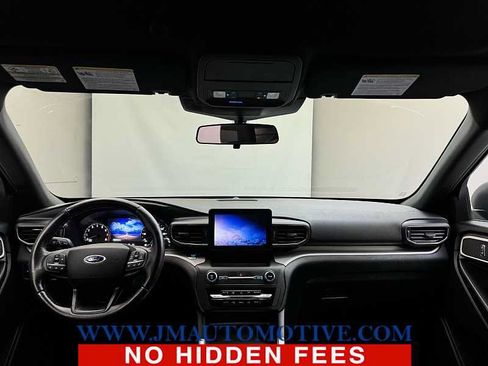 Used 2020 Ford Explorer XLT w/ Equipment Group 202A AWD/4WD image 11