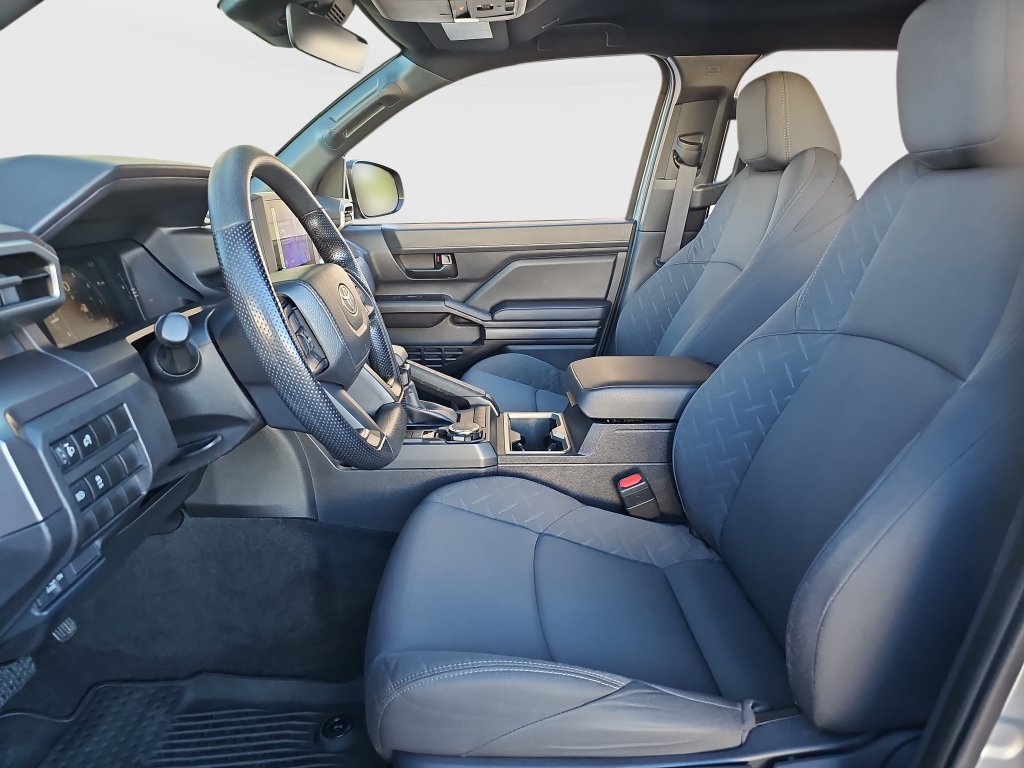 Certified 2025 Toyota Tacoma SR5 AWD/4WD image 16