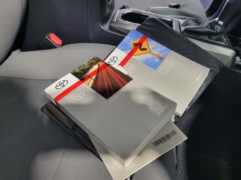 Used 2018 Toyota Tacoma SR5 image 51