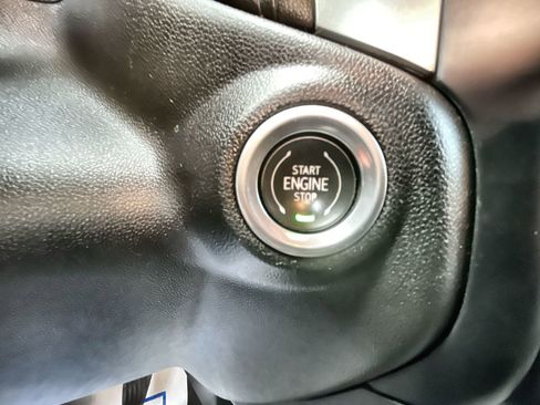 Used 2022 Chevrolet Silverado 1500 LT image 17