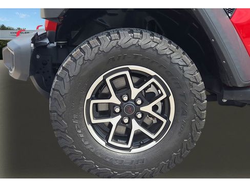 Used 2024 Jeep Wrangler Unlimited Rubicon AWD/4WD image 10
