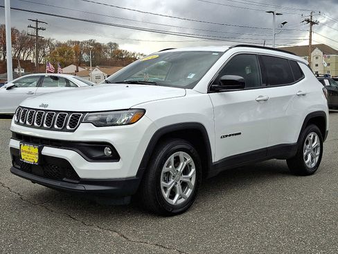 Certified 2024 Jeep Compass Latitude image 3