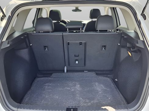 Used 2023 Volkswagen Taos SE w/ Panoramic Sunroof Package FWD image 26