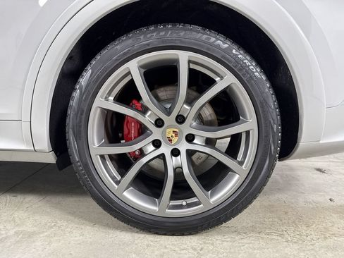 Certified 2023 Porsche Cayenne GTS w/ Premium Package Plus AWD/4WD image 14