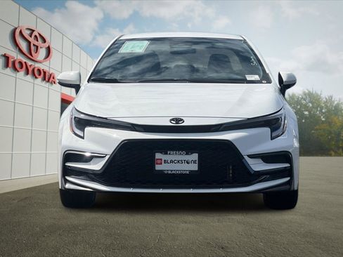 Certified 2026 Toyota Corolla SE w/ SE Package FWD image 8