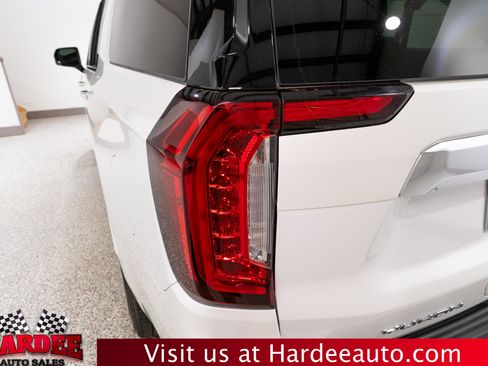 Used 2024 GMC Yukon XL Denali w/ Advanced Technology Package AWD/4WD image 9