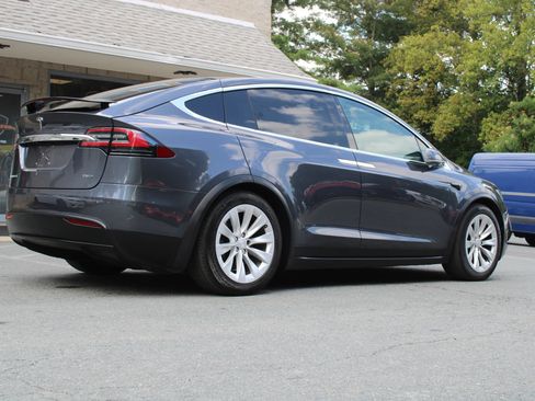 Used 2017 Tesla Model X 75D AWD/4WD image 6
