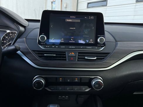 Used 2025 Nissan Altima 2.5 SV image 26