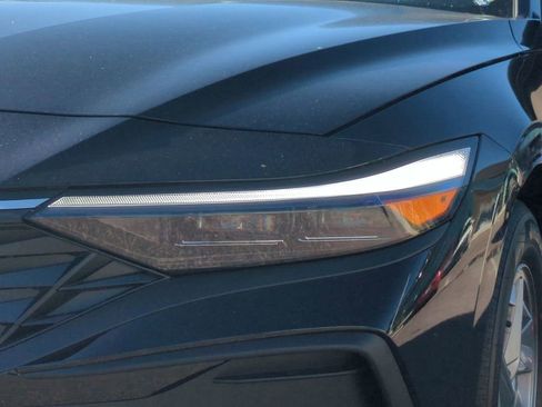 New 2026 Hyundai Elantra SE FWD image 10