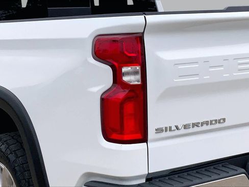 Used 2021 Chevrolet Silverado 1500 LTZ AWD/4WD image 29