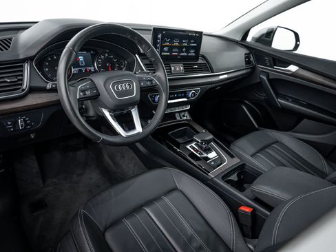 Certified 2023 Audi Q5 2.0T Premium w/ Convenience Package AWD/4WD image 8