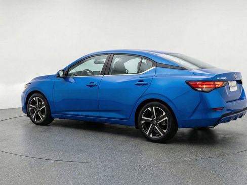 Used 2025 Nissan Sentra SV FWD image 6