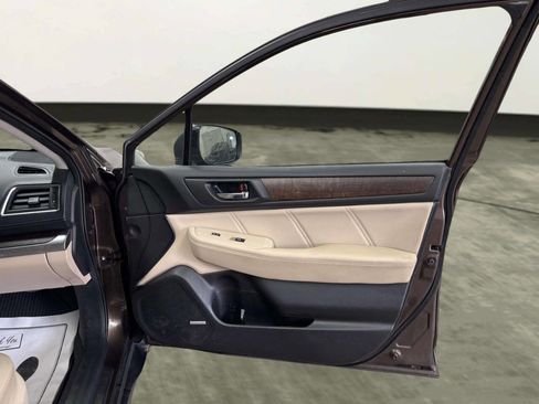 Used 2019 Subaru Outback 2.5i Limited w/ Popular Package #2 AWD/4WD image 21