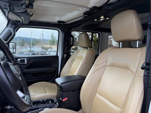 Used 2019 Jeep Wrangler Unlimited Rubicon w/ Steel Bumper Group image 15