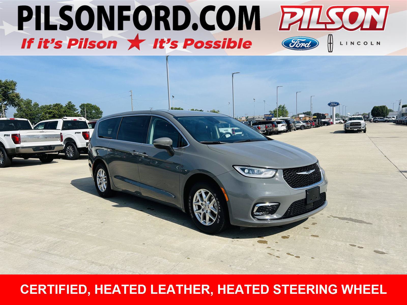 Used 2023 Chrysler Pacifica Touring-L FWD image 1