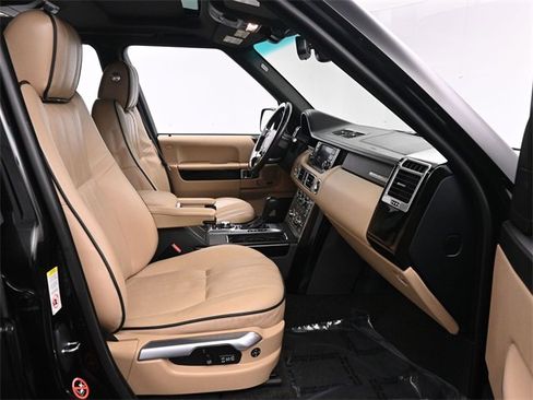 Used 2011 Land Rover Range Rover HSE LUX image 23