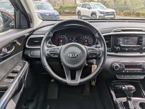 Used 2016 Kia Sorento EX image 16