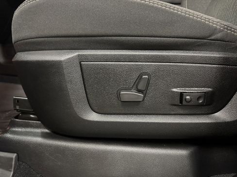 Used 2024 RAM 2500 Big Horn w/ Night Edition image 23