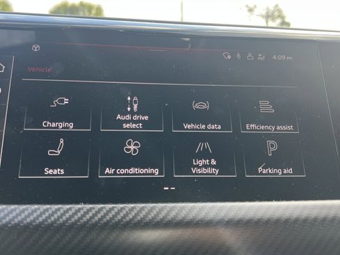 Used 2023 Audi RS e-tron GT w/ Carbon Performance Package image 33