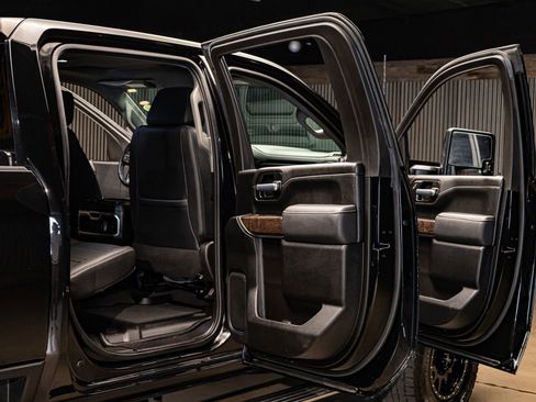 Used 2021 GMC Sierra 2500 Denali w/ Denali Black Diamond Edition image 26