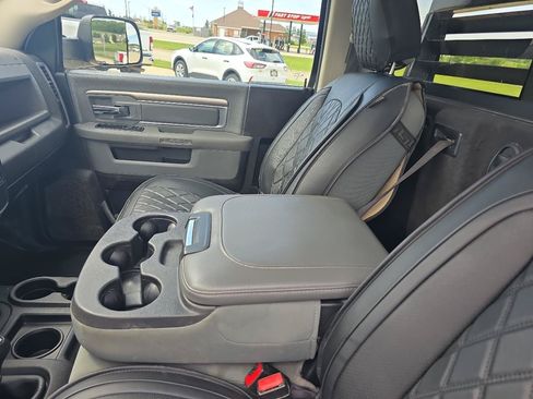 Used 2018 RAM 3500 Tradesman w/ Chrome Appearance Group AWD/4WD image 25