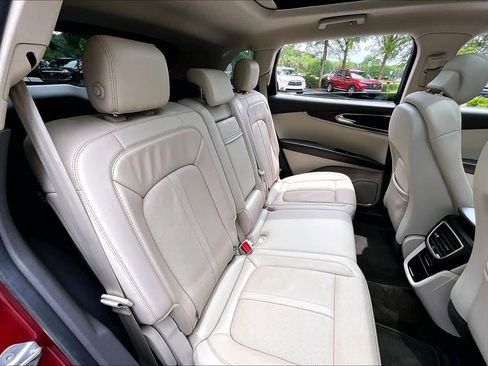 Used 2018 Lincoln MKX Reserve w/ Driver Assistance Package FWD image 21