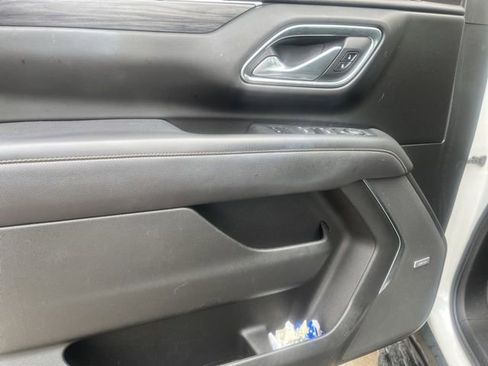 Used 2023 GMC Yukon XL SLT image 13