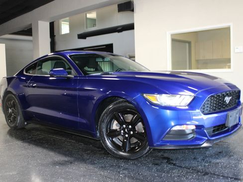 Used 2016 Ford Mustang Coupe image 1