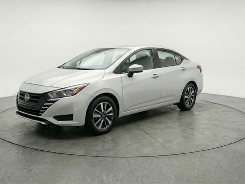 Used 2025 Nissan Versa SV FWD image 3